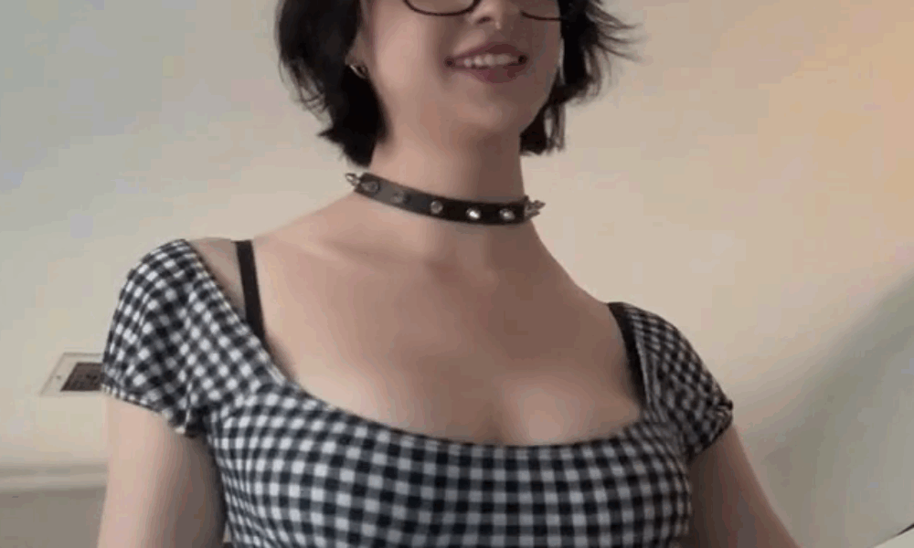 Lia tries Rent-My-Body